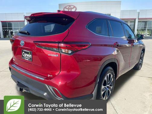 Ruby Flare Pearl 2021 Toyota Highlander Hybrid XLE