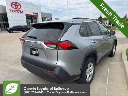 Silver Sky Metallic 2019 Toyota RAV4 XLE