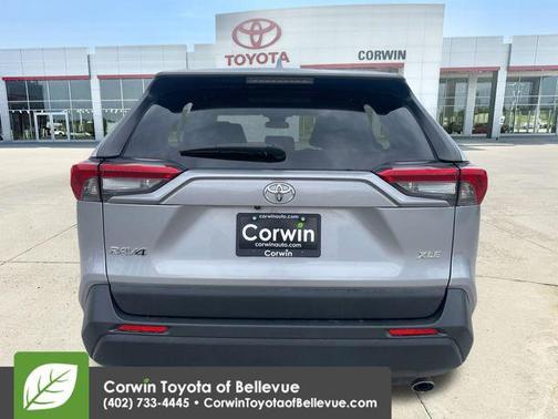 Silver Sky Metallic 2019 Toyota RAV4 XLE