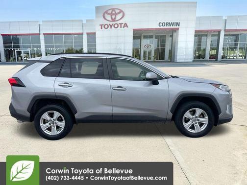 Silver Sky Metallic 2019 Toyota RAV4 XLE