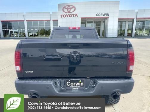 Diamond Black Crystal Pearlcoat 2019 RAM 1500 Classic Warlock Quad Cab 4x4 6'4' Box