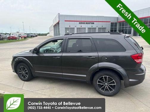 Granite Pearlcoat 2018 Dodge Journey SE