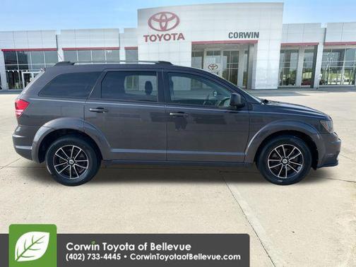 Granite Pearlcoat 2018 Dodge Journey SE