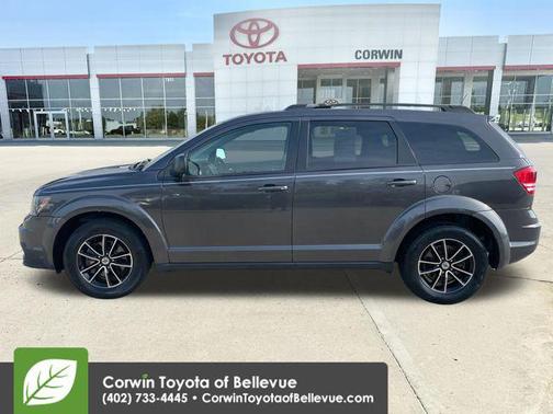 Granite Pearlcoat 2018 Dodge Journey SE