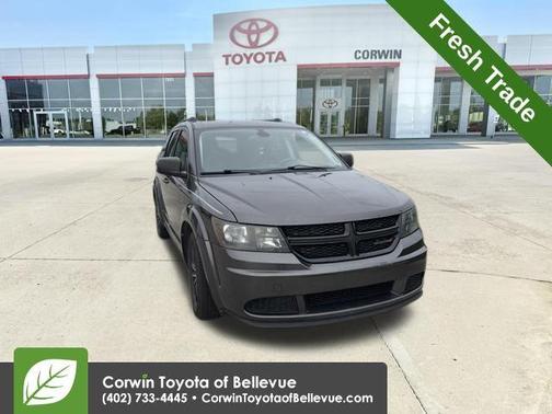 Granite Pearlcoat 2018 Dodge Journey SE