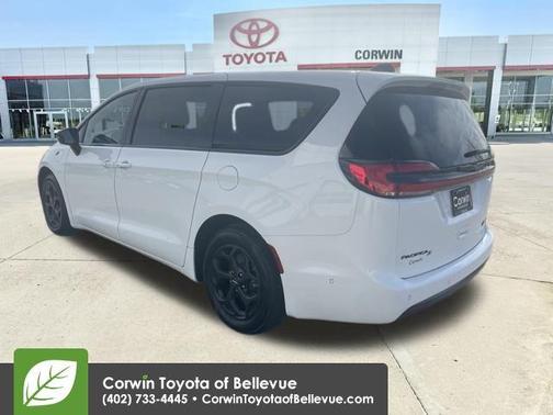 2024 Chrysler Pacifica Hybrid S Appearance Pkg