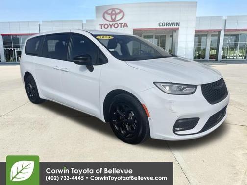 2024 Chrysler Pacifica Hybrid S Appearance Pkg