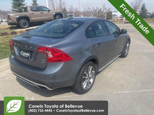 Osmium Grey Metallic 2016 Volvo S60 Cross Country T5 Platinum