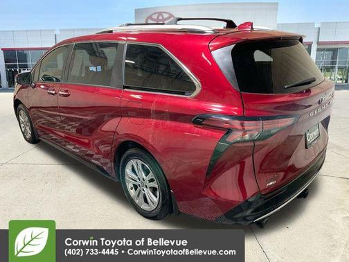 2022 Toyota Sienna Platinum