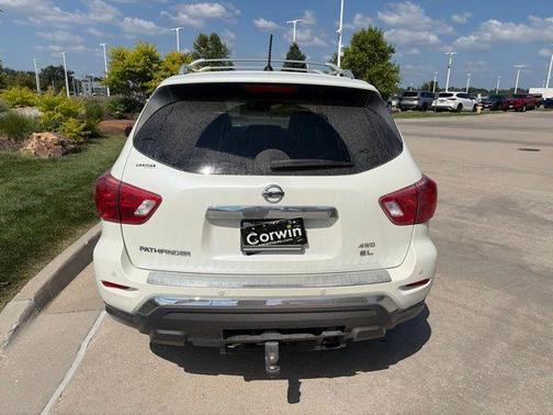 Pearl White 2017 Nissan Pathfinder SL