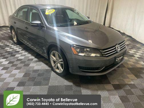 2014 Volkswagen Passat 1.8T Auto SE w/Sunroof & Nav