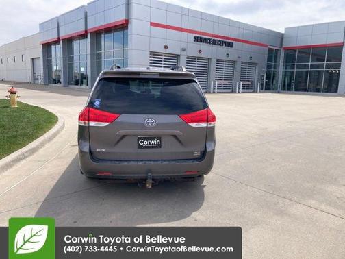 2012 Toyota Sienna XLE