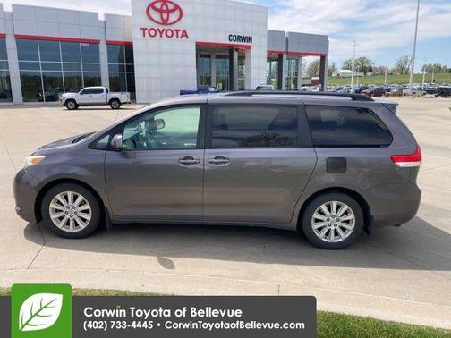 2012 Toyota Sienna XLE