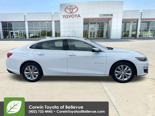 Summit White 2024 Chevrolet Malibu FWD 1LT