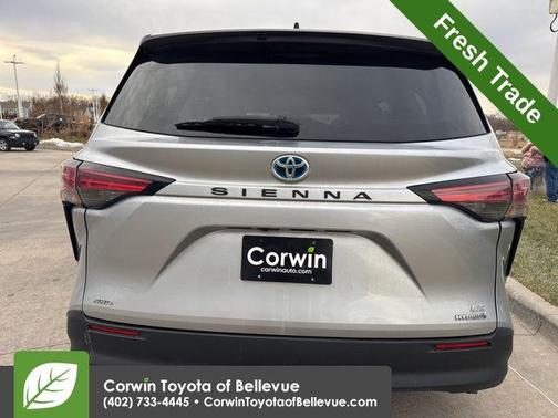 2021 Toyota Sienna LE