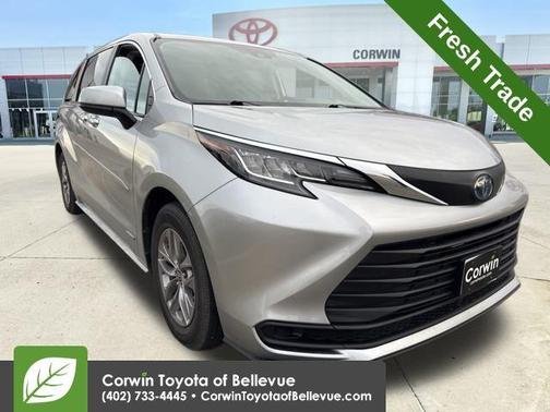 2021 Toyota Sienna LE