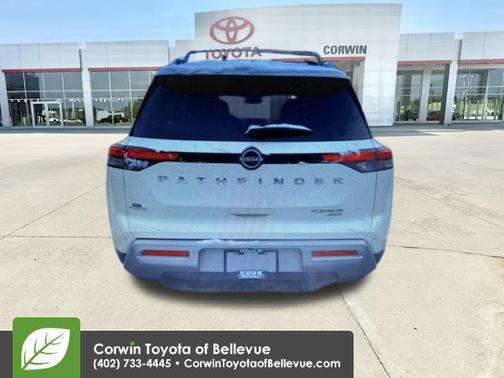 2024 Nissan Pathfinder Platinum 4WD