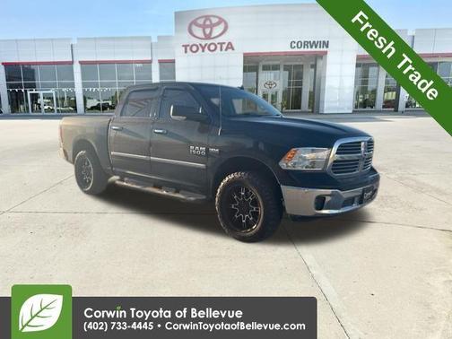 Brilliant Black Crystal Pearlcoat 2017 RAM 1500 Big Horn