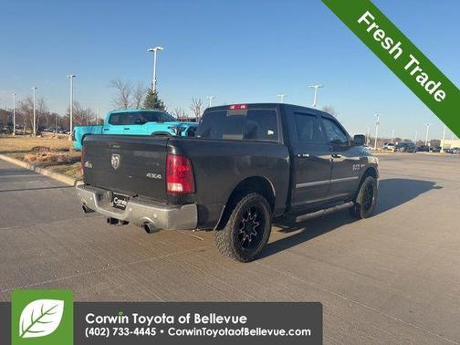 Brilliant Black Crystal Pearlcoat 2017 RAM 1500 Big Horn