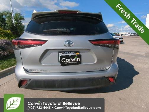 Celestial Silver Metallic 2022 Toyota Highlander LE