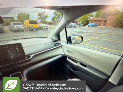 2022 Toyota Sienna LE