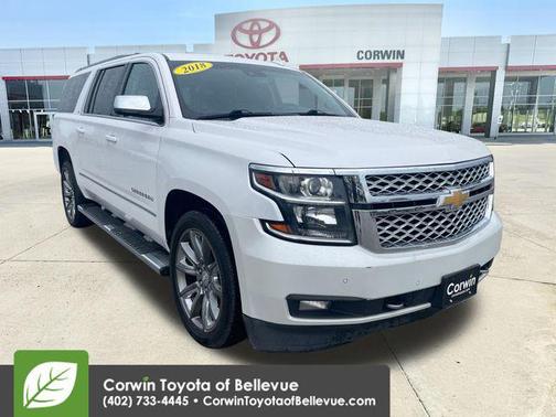 Iridescent Pearl Tricoat 2018 Chevrolet Suburban LT