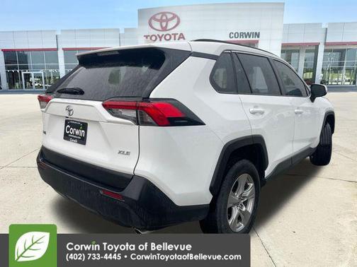 Ice 2024 Toyota RAV4 XLE