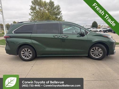 2022 Toyota Sienna XLE