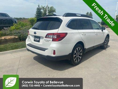 Crystal White Pearl 2017 Subaru Outback 2.5i Limited