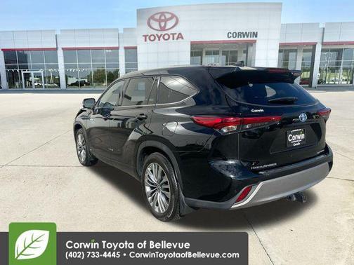 2021 Toyota Highlander Hybrid Platinum