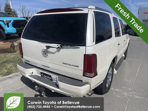 White Diamond 2004 Cadillac Escalade Base