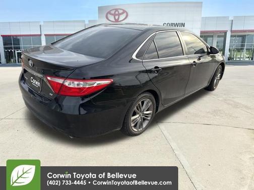 Midnight Black Metallic 2016 Toyota Camry SE