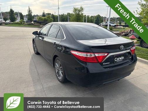 Midnight Black Metallic 2016 Toyota Camry SE