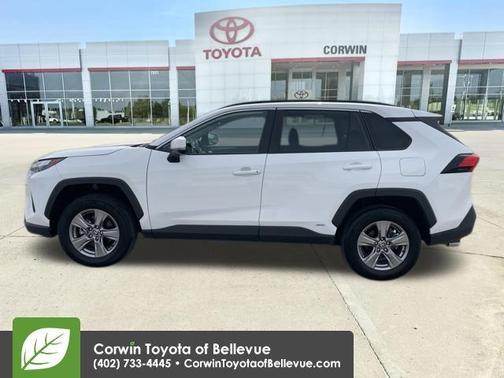 2025 Toyota RAV4 Hybrid XLE