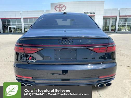 Mythos Black Metallic 2023 Audi S8 4.0T