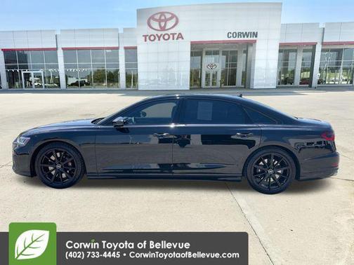 Mythos Black Metallic 2023 Audi S8 4.0T