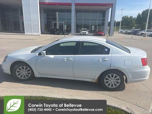 2011 Mitsubishi Galant Base