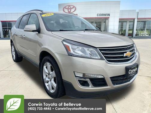 Champagne Silver Metallic 2016 Chevrolet Traverse 1LT
