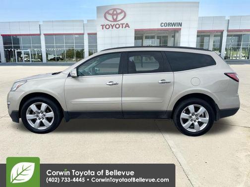 Champagne Silver Metallic 2016 Chevrolet Traverse 1LT