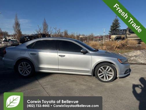 2016 Volkswagen Passat V6 SEL Premium