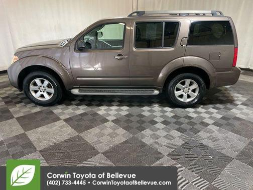 2008 Nissan Pathfinder LE