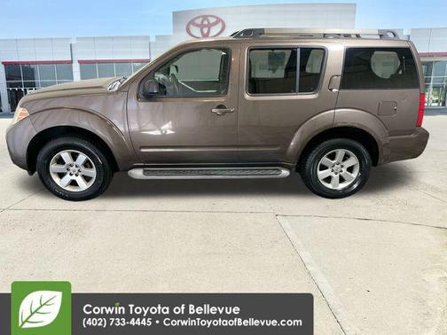 2008 Nissan Pathfinder LE