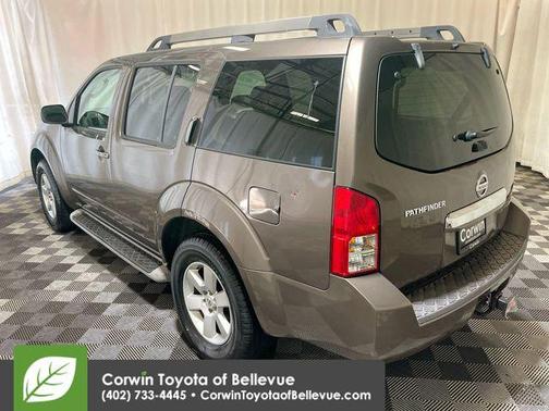 2008 Nissan Pathfinder LE