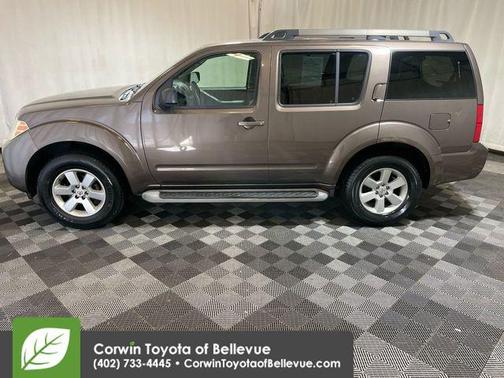 2008 Nissan Pathfinder LE