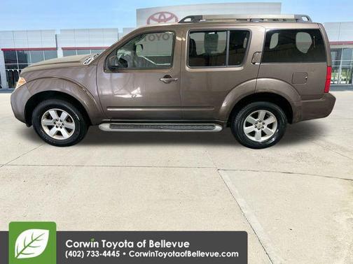 2008 Nissan Pathfinder LE