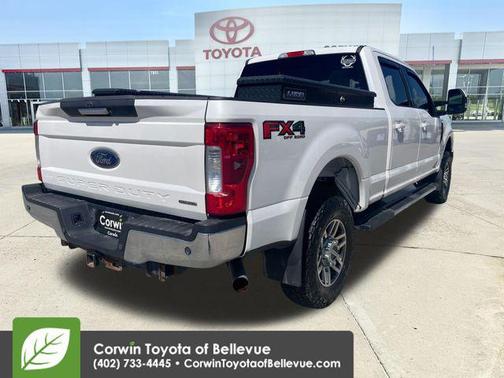 White Platinum Clearcoat Metallic 2017 Ford F-250 Lariat