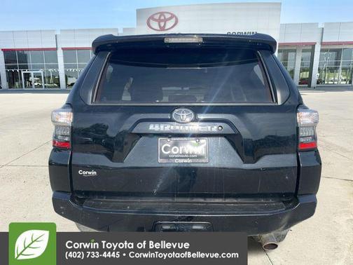 Midnight Black Metallic 2016 Toyota 4Runner SR5
