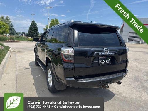 Midnight Black Metallic 2016 Toyota 4Runner SR5