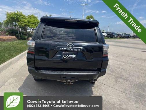 Midnight Black Metallic 2016 Toyota 4Runner SR5