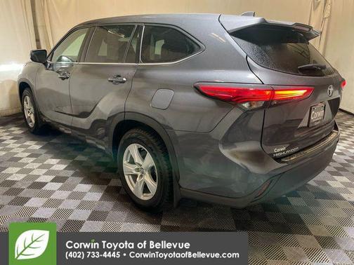 2020 Toyota Highlander LE